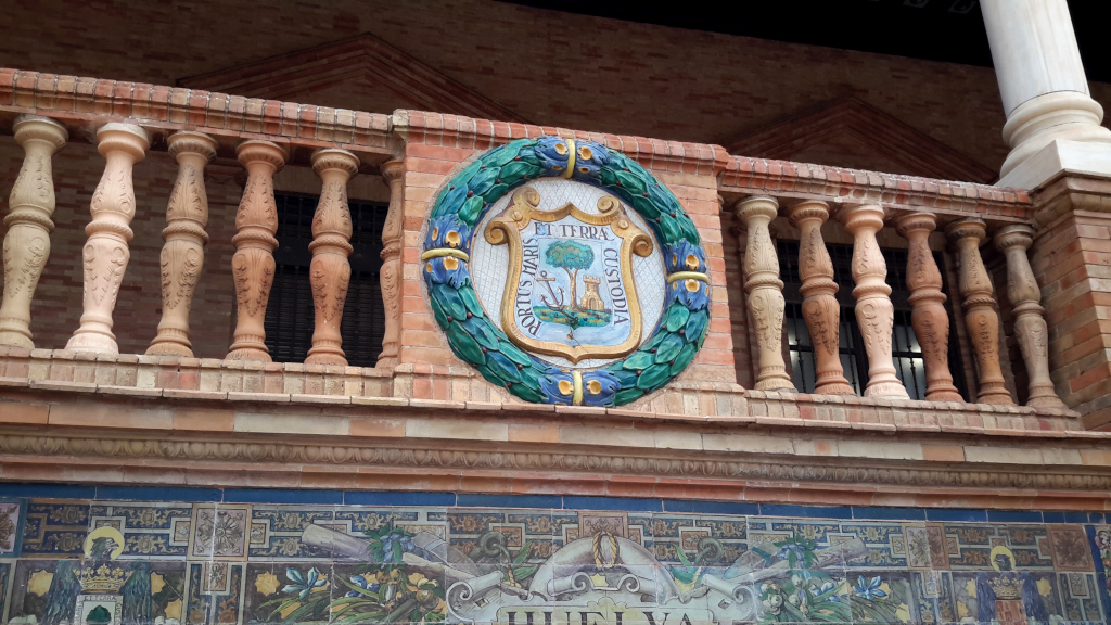 Plaza España Sevilla escudo y azulejos