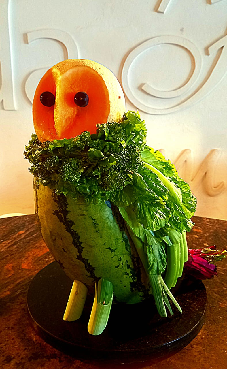 Arreglo frutal lechuza