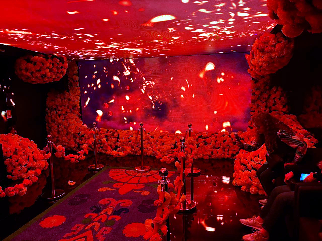 Luces de la experiencia inmersiva Viaje al Mictlán