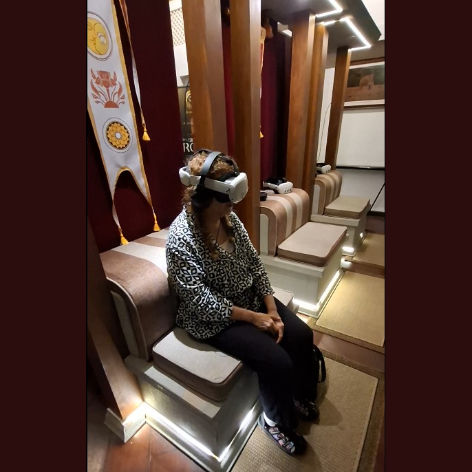 Persona con visor de realidad virtual