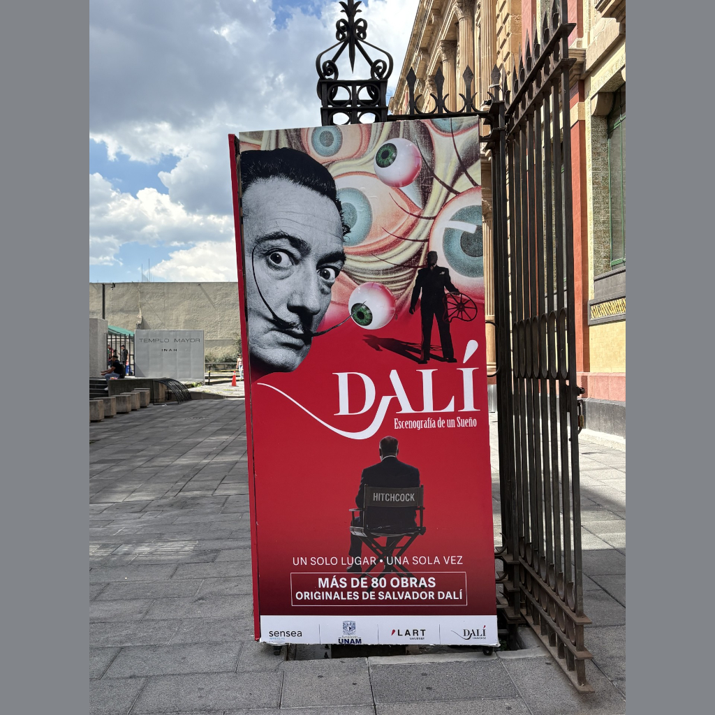 Banner de exhibición Dalí