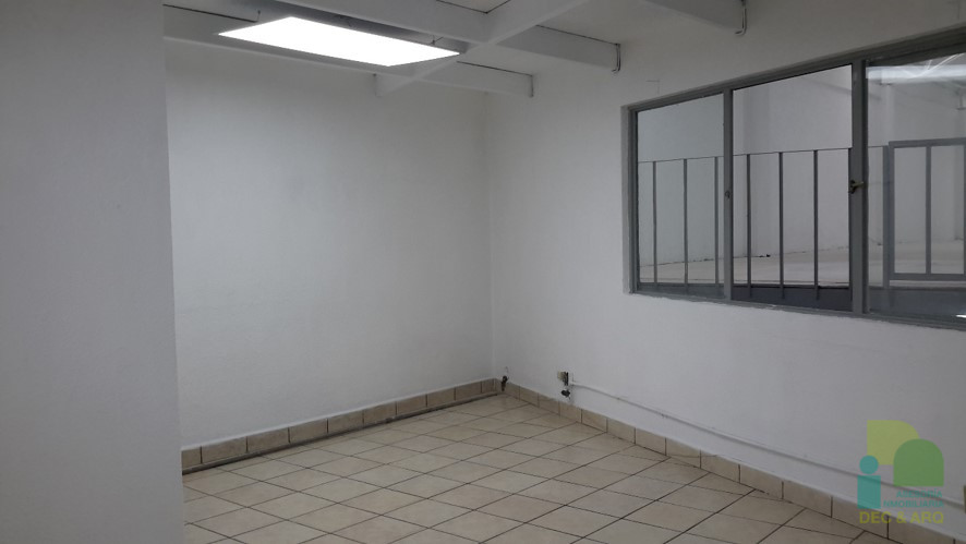 Oficina en la planta alta