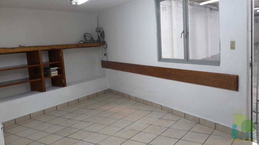 Área de oficina en planta baja